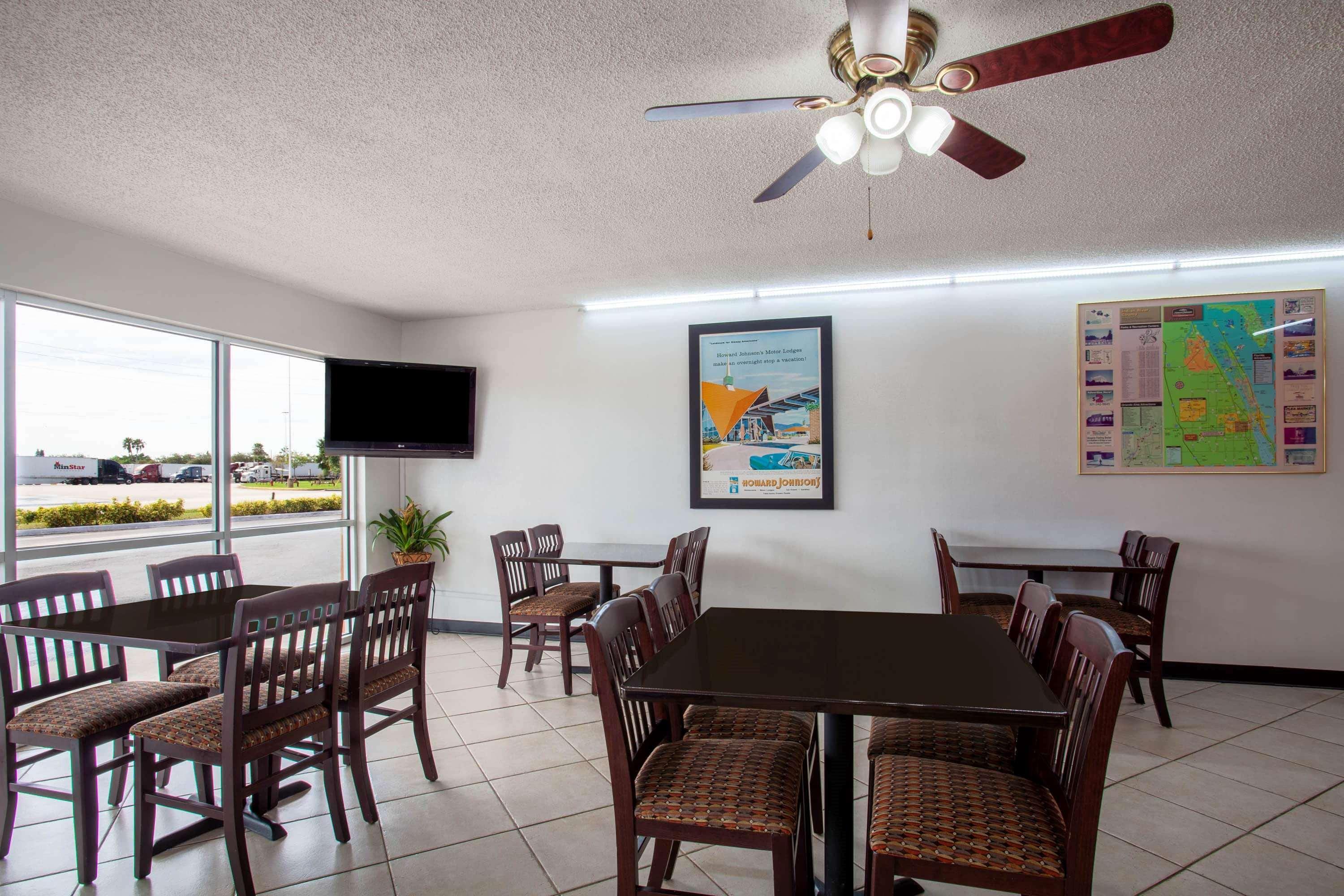 Howard Johnson by Wyndham Vero Beach/I-95 Exterior foto